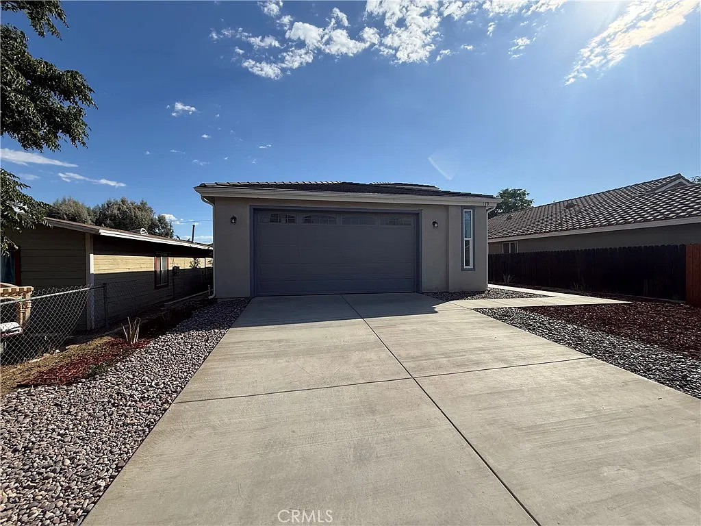 4 bed, 1807 sqft, $3,200 — Photo 2