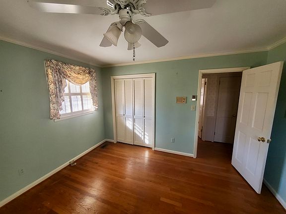 5th image of 111 Saint James Dr