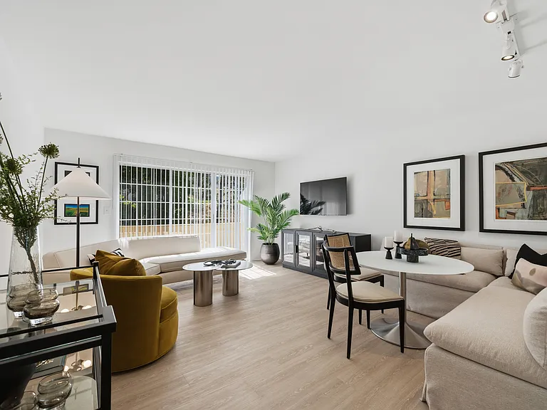 Aldingbrooke Apartments — Photo 23