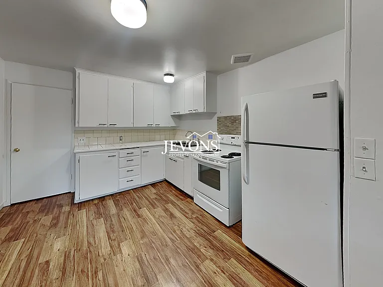 8330 Wabash Ave S #8330 — Photo 4