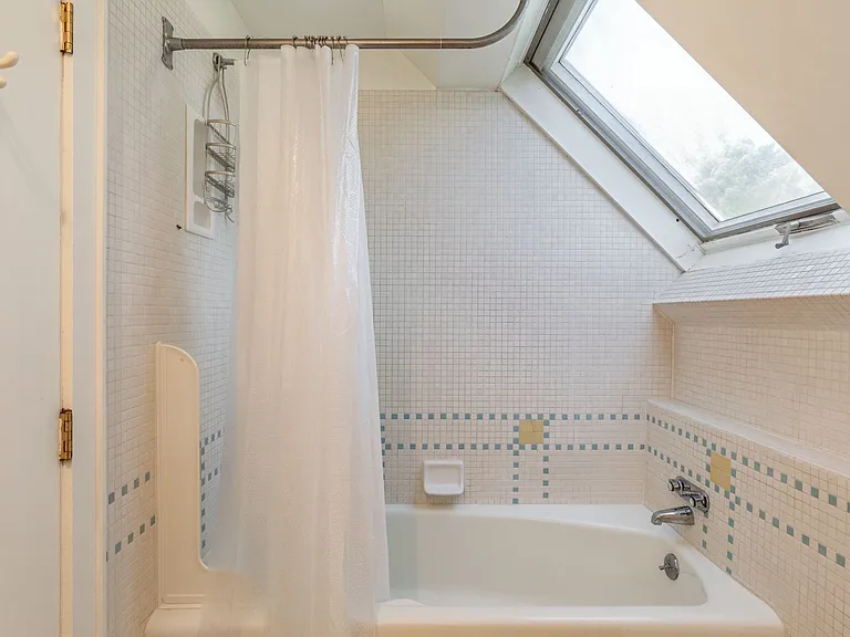 143 Millstone Rd — Photo 17