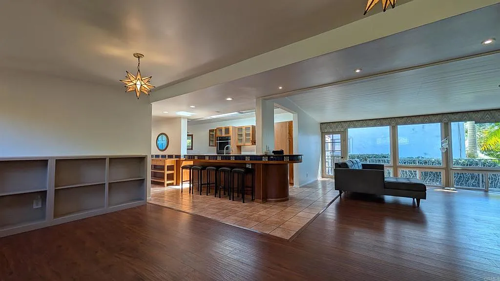 Building Photo - 8440 La Jolla Shores Dr
