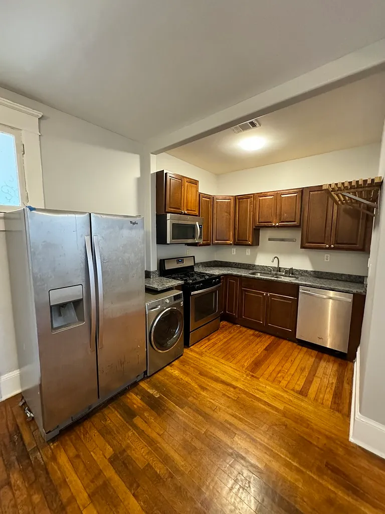 1 bed, 700 sqft, $1,325 — Photo 2