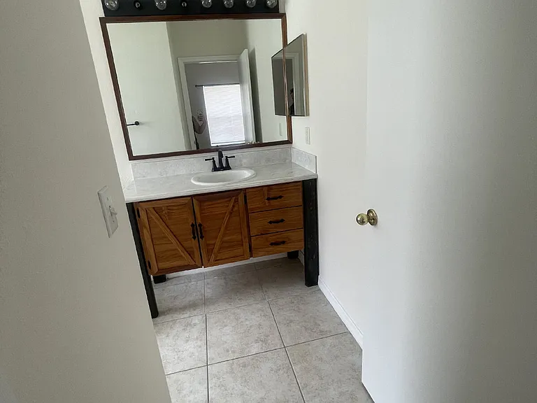 2910 Cool Breeze Cir — Photo 8