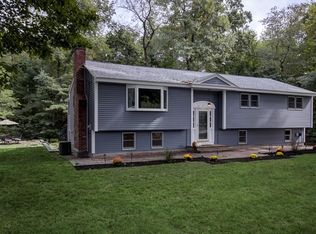 7 John Robinson Dr, Hudson, MA 01749