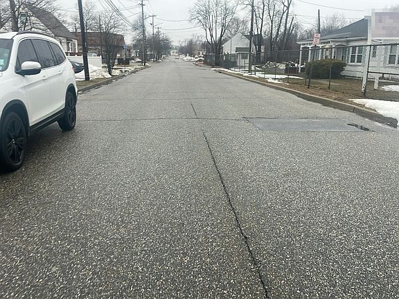 4th image of 130 2nd Ave