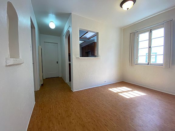 5th image of 1630 Arlington Ave #1552