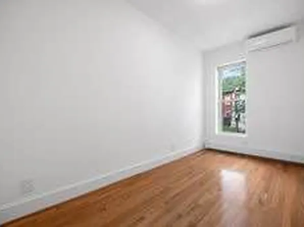 571 Macdonough Street image 19 of 22