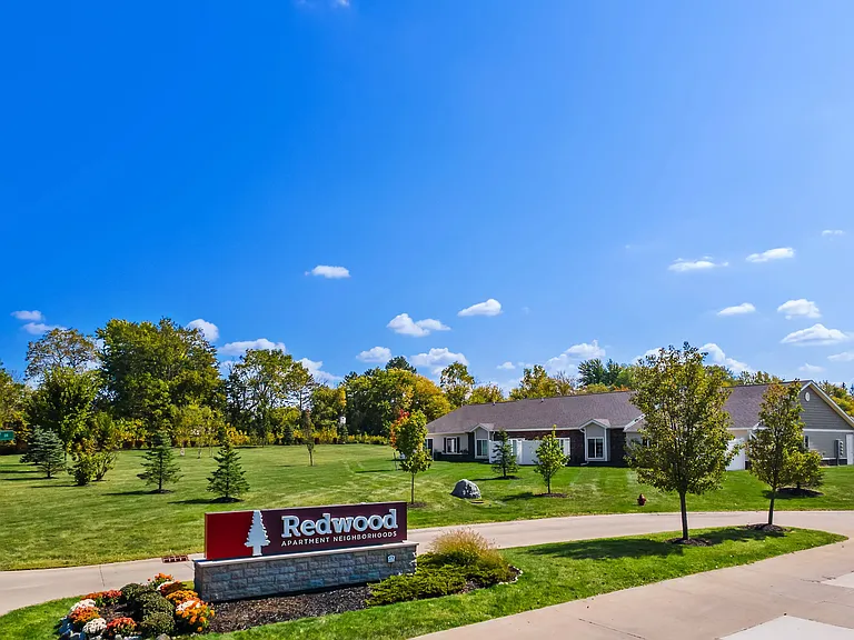 Redwood Grand Blanc — Photo 13