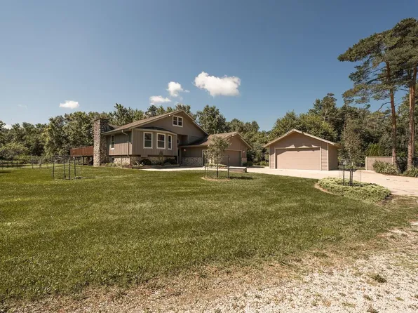W370S4885 Pine View LANE, Dousman, WI 53118