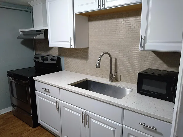 627 SW Davis Ave — Photo 13