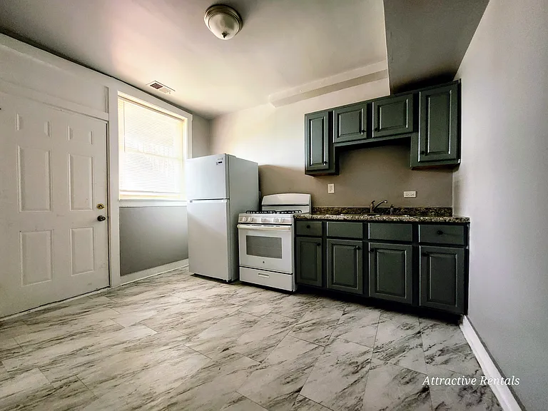 1615-17 W 78th St #2 — Photo 9