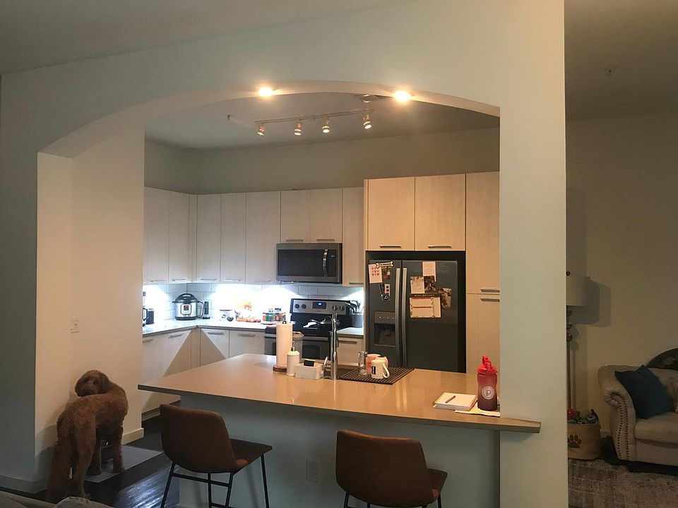 1st image of 1915 Lakemont Ave #113