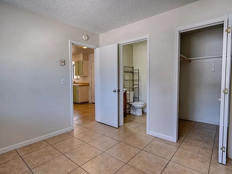 676 Zuni Dr #A — Photo 2