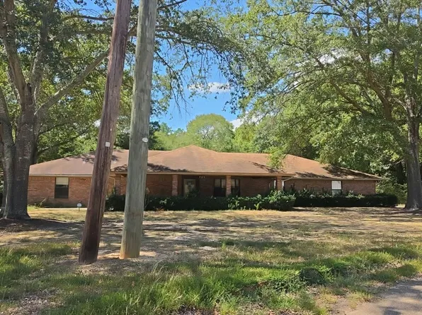 701 Grapevine Rd, Daingerfield, TX 75638