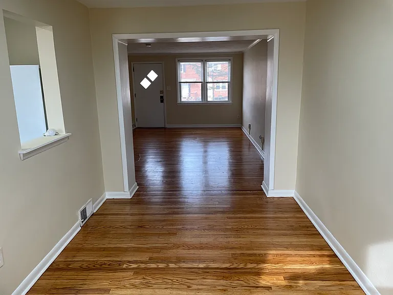 192 Madison Dr — Photo 2