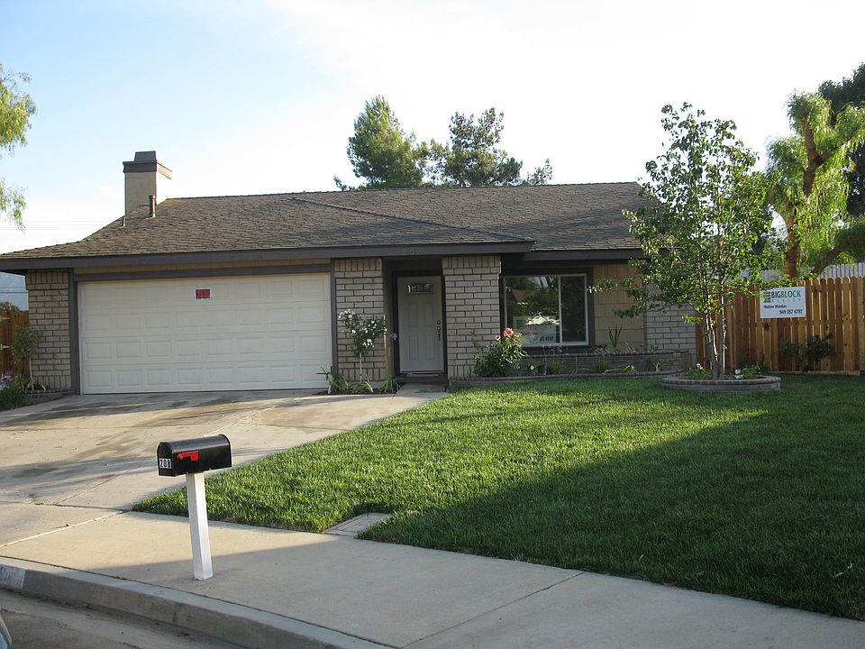 1st image of 208 Northshore Dr