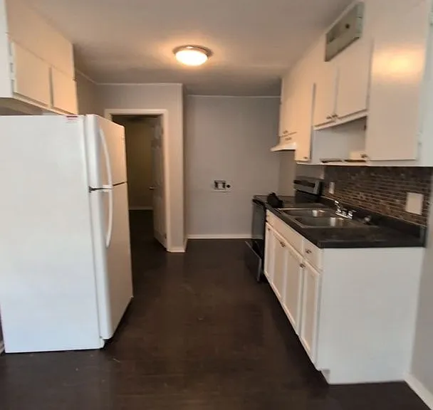 1619 Jefferson St — Photo 9