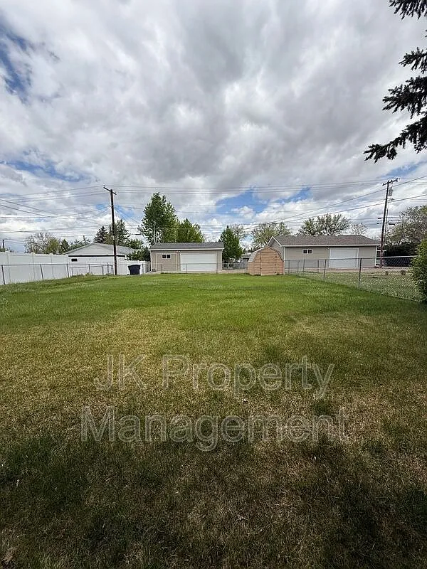 Building Photo - 3005 7th Ave N