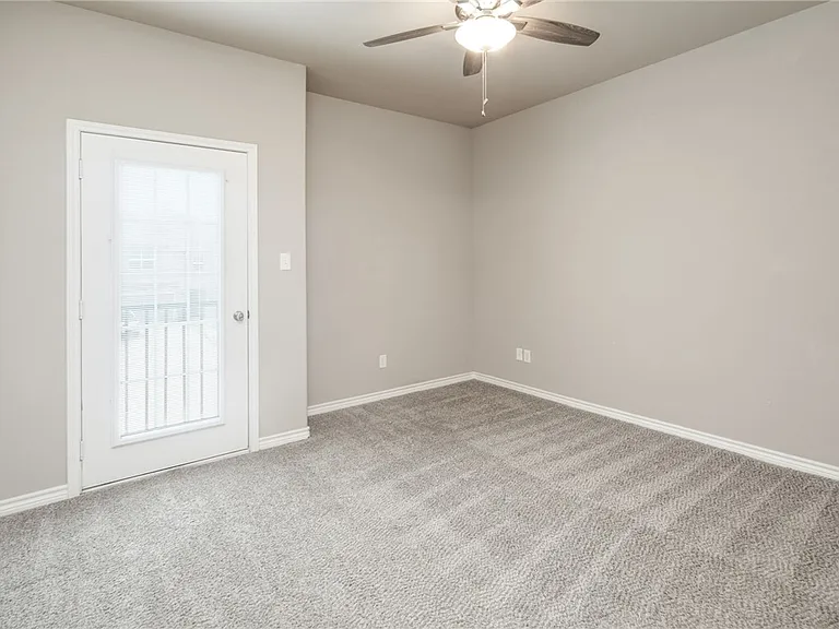 3433 Summerway Dr — Photo 22