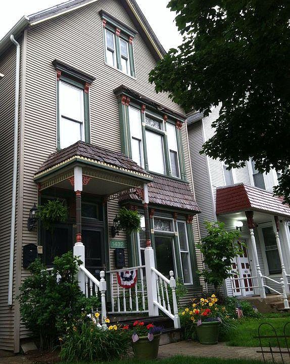 1st image of 1432 W Melrose St #1