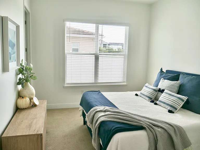 King bedroom with unsuite