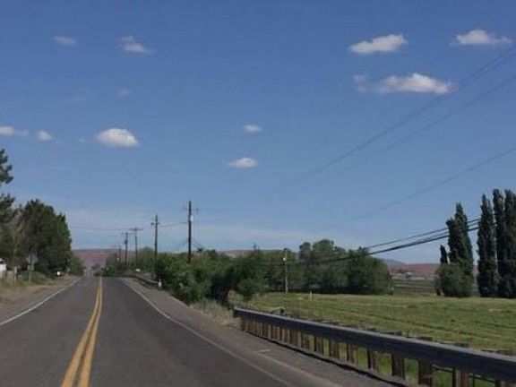 Exterior Neighborhood (street photo)