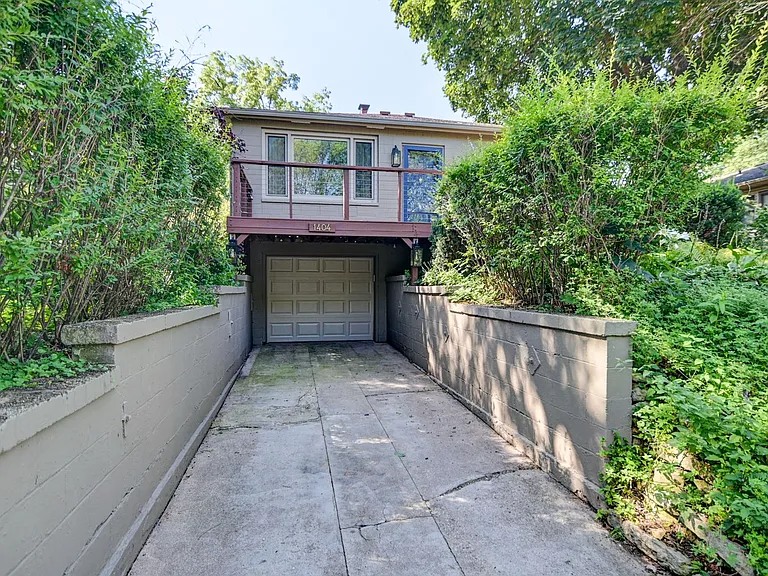 1404 Wyldhaven Ave — Photo 28