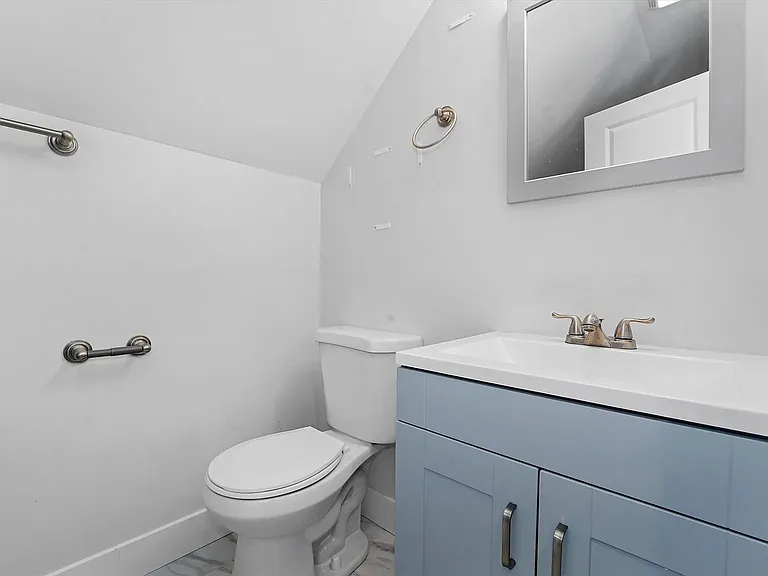 1645 W 17th St #2 — Photo 8