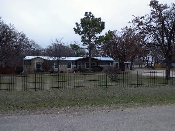 3rd image of 222 Briar Oaks Dr