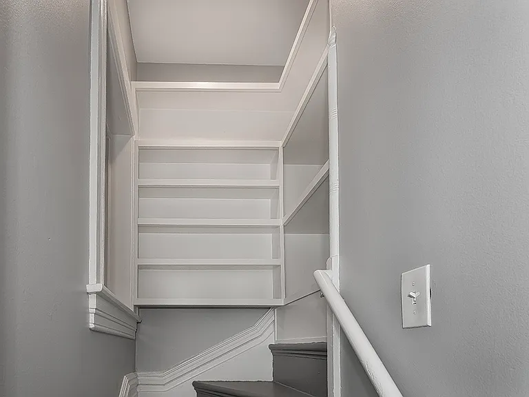 711 N Saint Clair St #1 — Photo 18