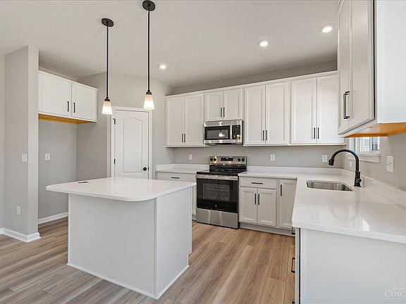 4th image of 6071 Foothills Dr