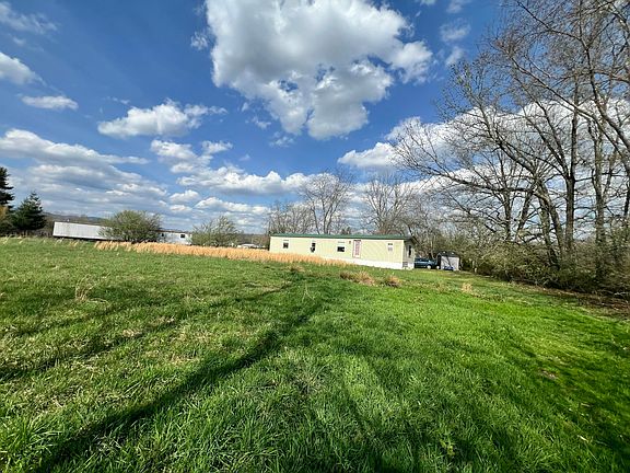 4th image of 257 Railroad Ln
