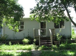 408 SE Pleasant St, Brownsdale, MN 55918