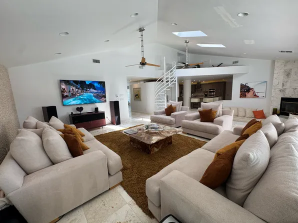 800 Harbor Is, Clearwater, FL 33767