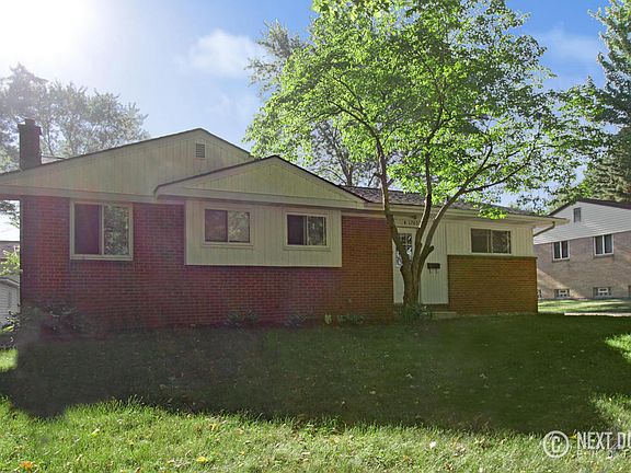 2nd image of 1760 Carlton Ave NE