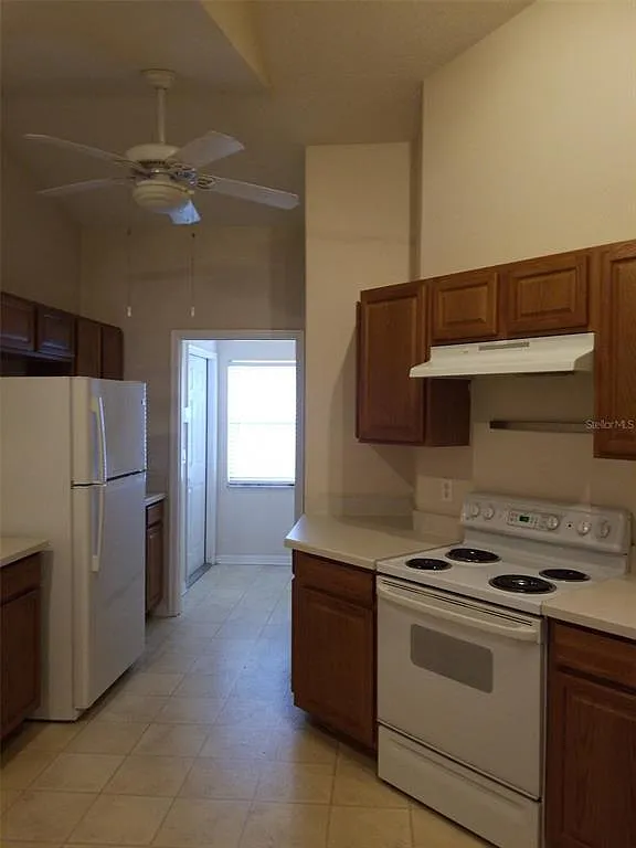 3 bed, 2.0 bath, 1438 sqft, $1,895 — Photo 4