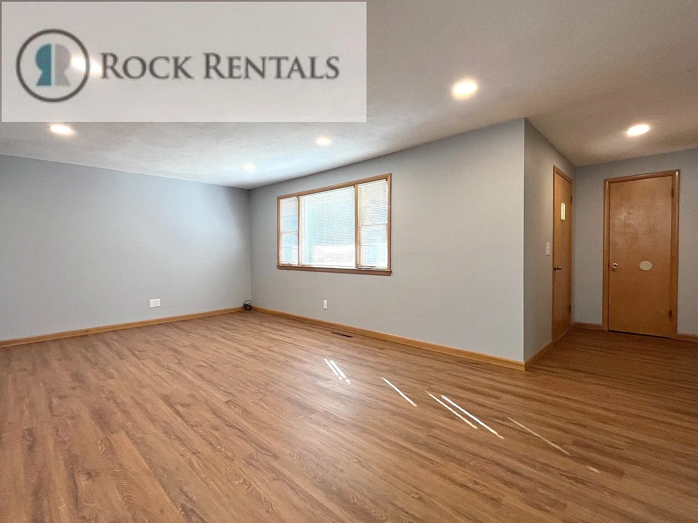 Beautifully Updated 4 Bed 2 Bath in South Hutchinson — Photo 2