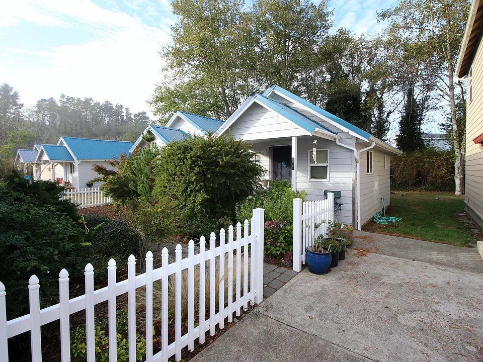 909 SW 48th St