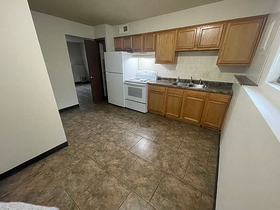 5th image of 4453 W Bellview Dr APT A