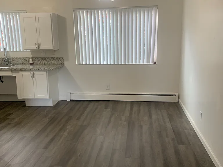 Sunset Ridge Apartments — Photo 16