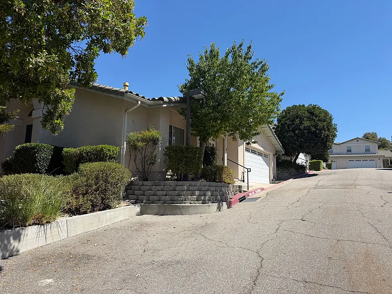 709 Creston Rd — Photo 8