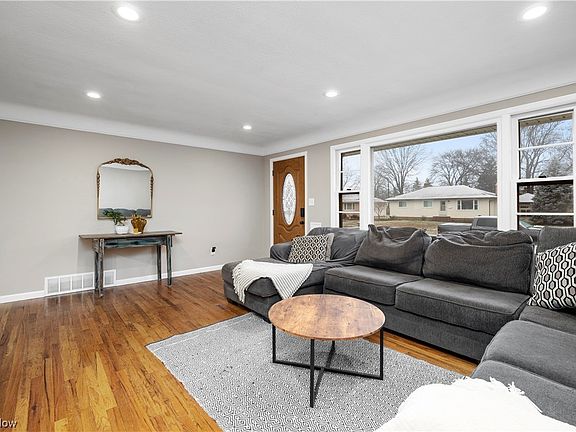 3rd image of 11115 Kader Dr