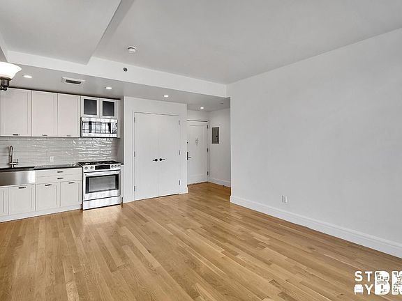 5th image of 1035 Fulton St #B6