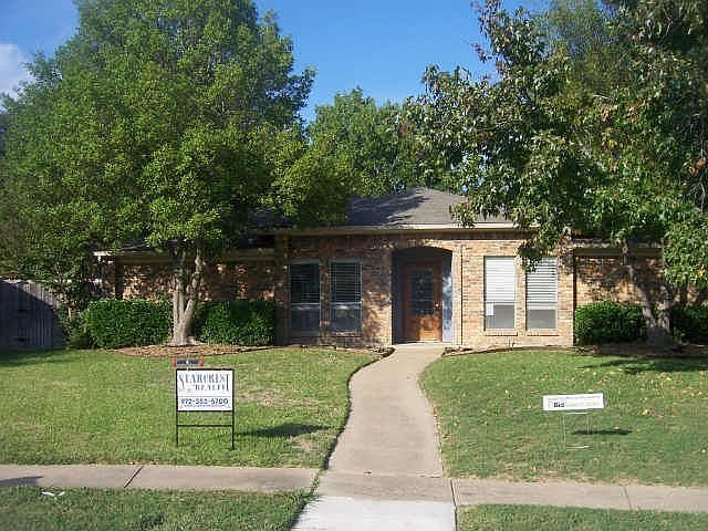 1st image of 2312 Woodglen Dr