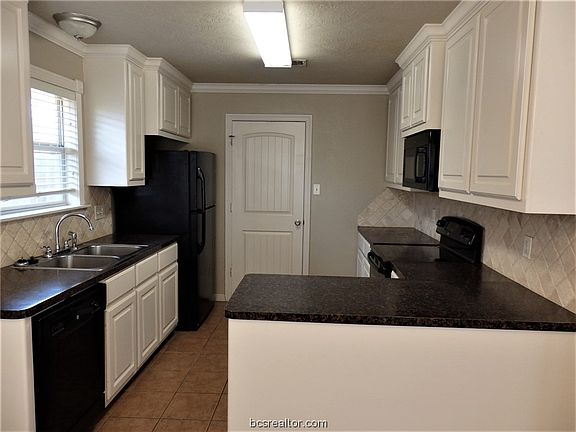 5th image of 2804 Horseback Dr