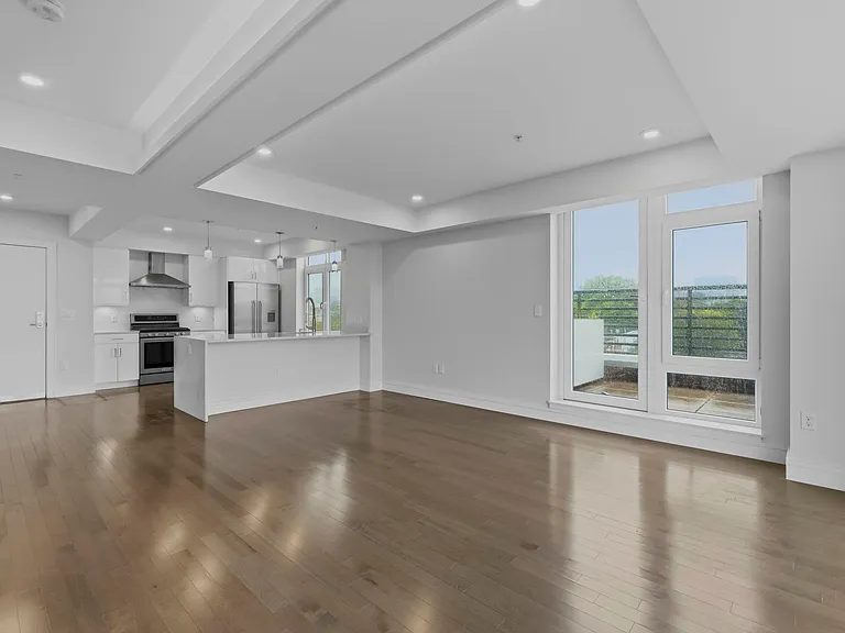 262 Monsignor Obrien Hwy #605 — Photo 10