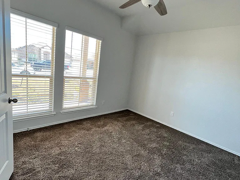 113 Kyra Ln — Photo 6