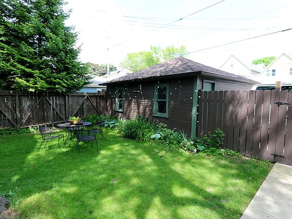 5th image of 2916 S Pine Ave #2918