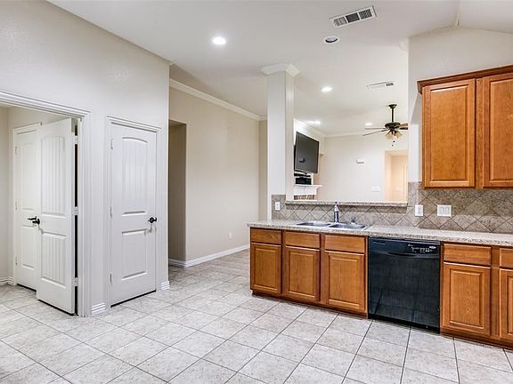 3rd image of 6216 Green Valley Cir
